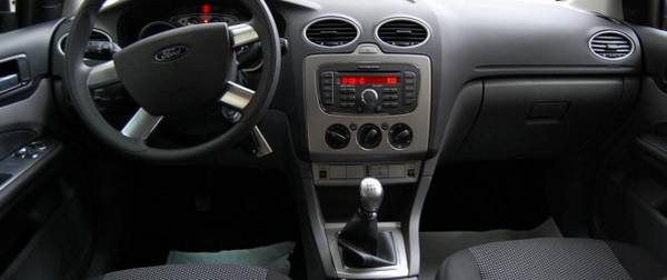 Снятие штатной автомагнитолы на Форд Фокус 2 с фото