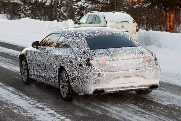 Новый Mercedes-Benz E-Class начал прохождение зимних тестов - фото