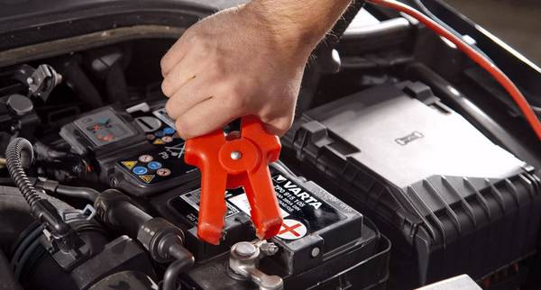 Почему аккумулятор автомобиля плохо заряжается от генератора - фото