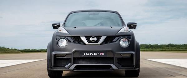 Nissan показал заряженный кроссовер Juke-R 20 с фото