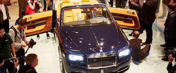 Состоялась премьера роскошного четырёхместного кабриолета Rolls-Royce Dawn - фото