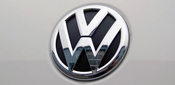 Volkswagen отзывает автомобили с фото